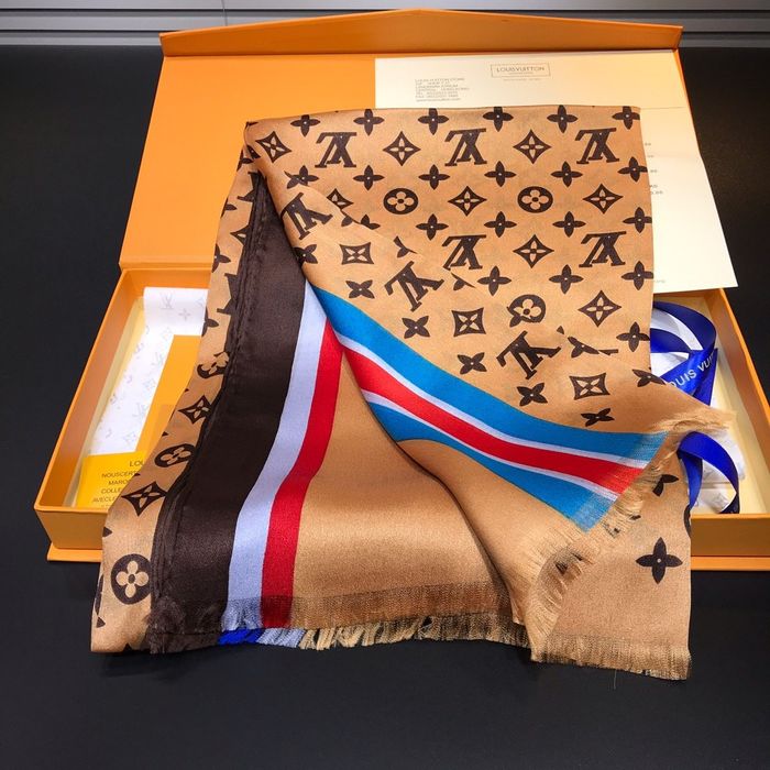 Louis Vuitton Scarf LVS00114